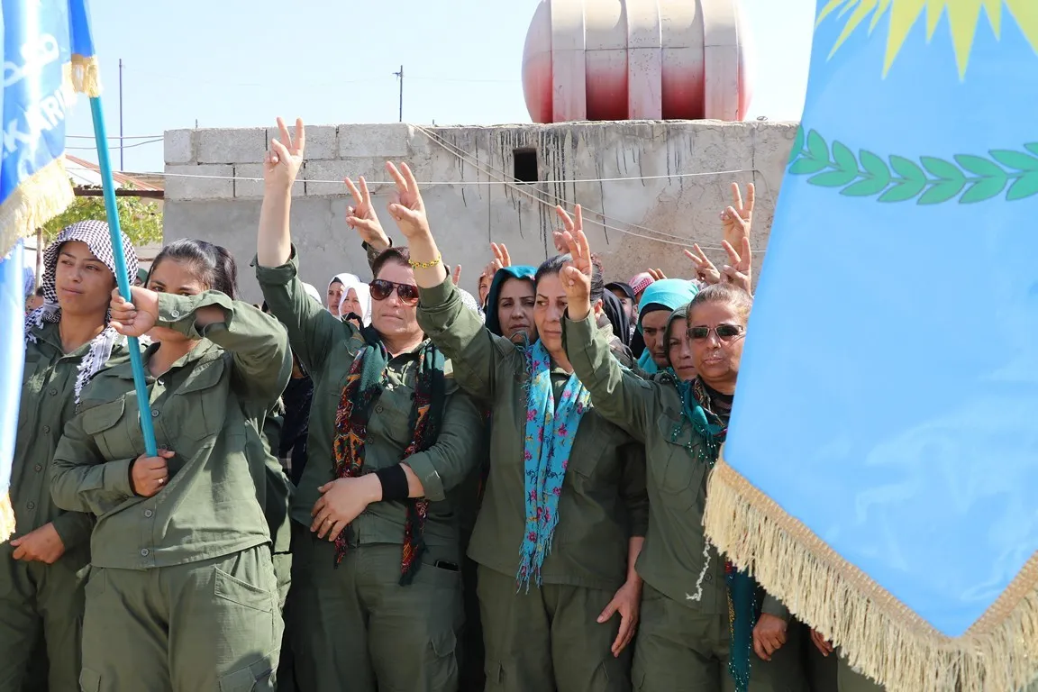 ​​​​​​​Sersaxî dan malbatên şehîd Cemîl û şehîd Îsmaîl