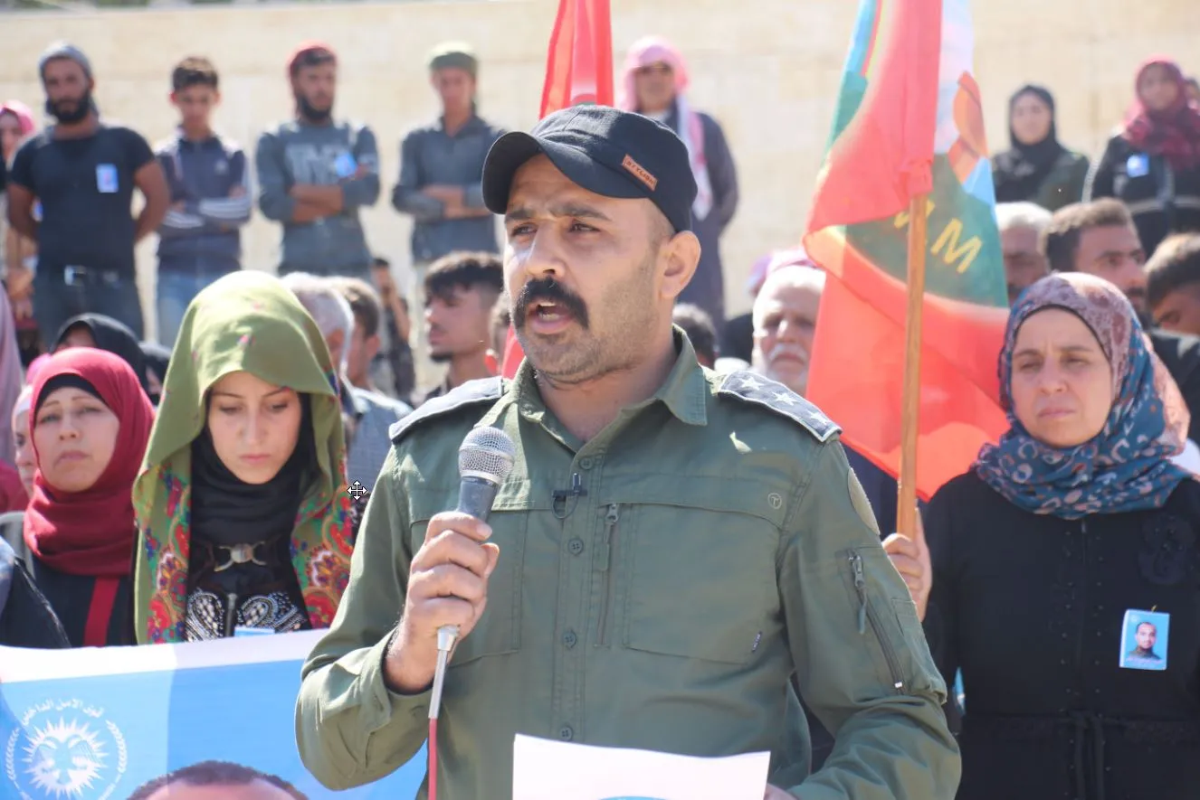 Xelkê Minbicê şehîdekî xwe oxir kir
