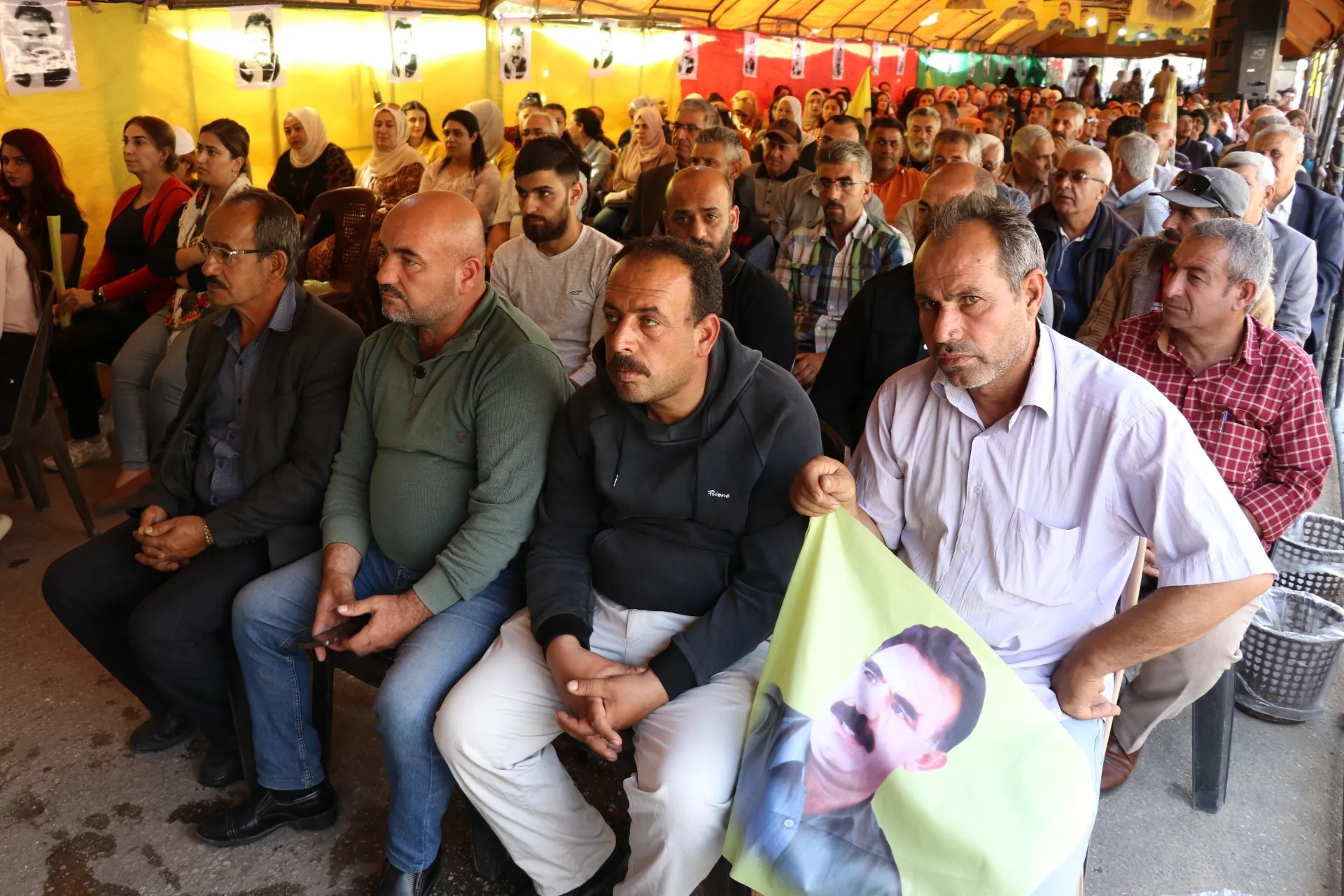 Li Qamişloyê ji bo piştgiriya azadiya fîzîkî ya Rêber Ocalan çalakiya konvedanê