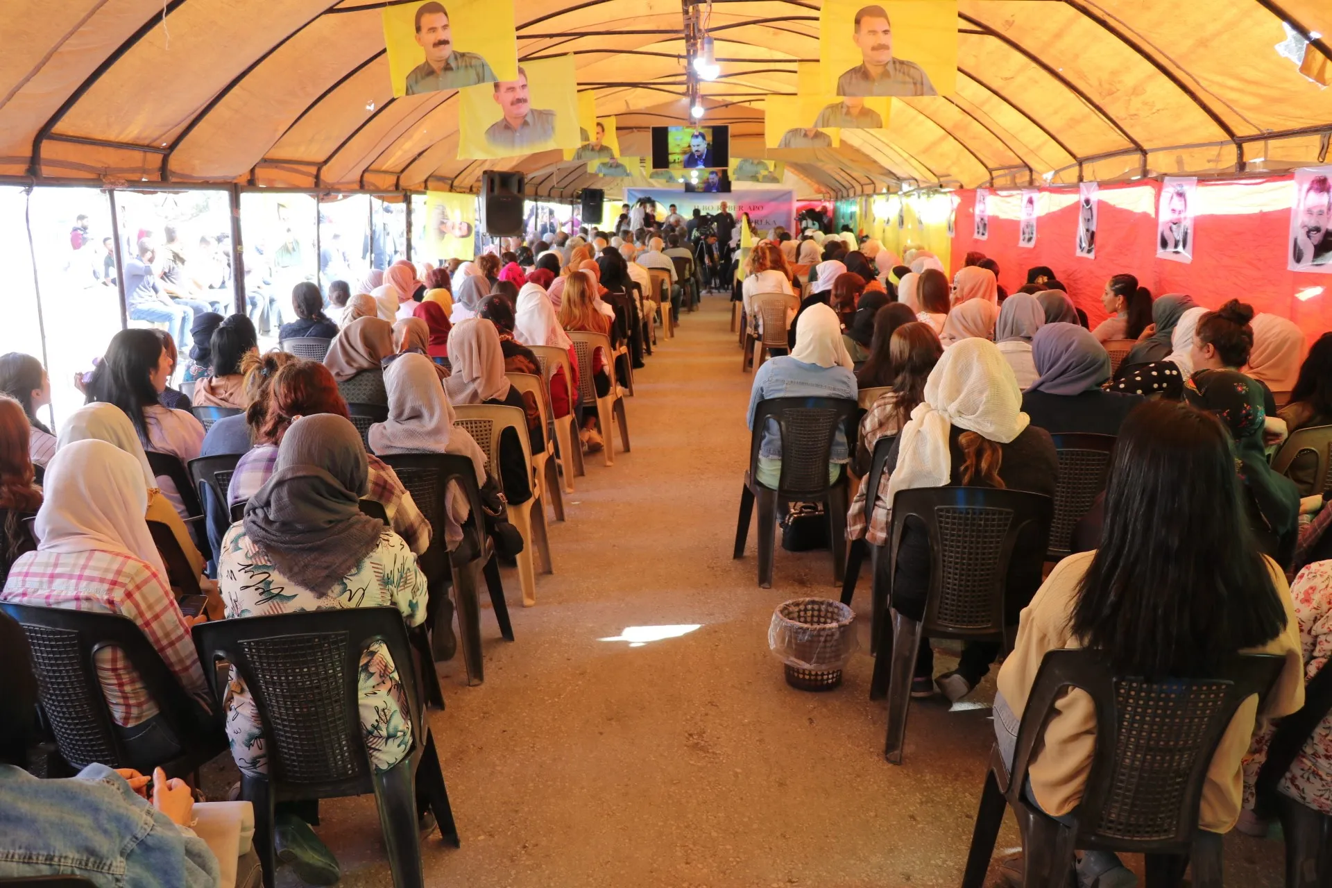 Li Qamişloyê ji bo piştgiriya azadiya fîzîkî ya Rêber Ocalan çalakiya konvedanê