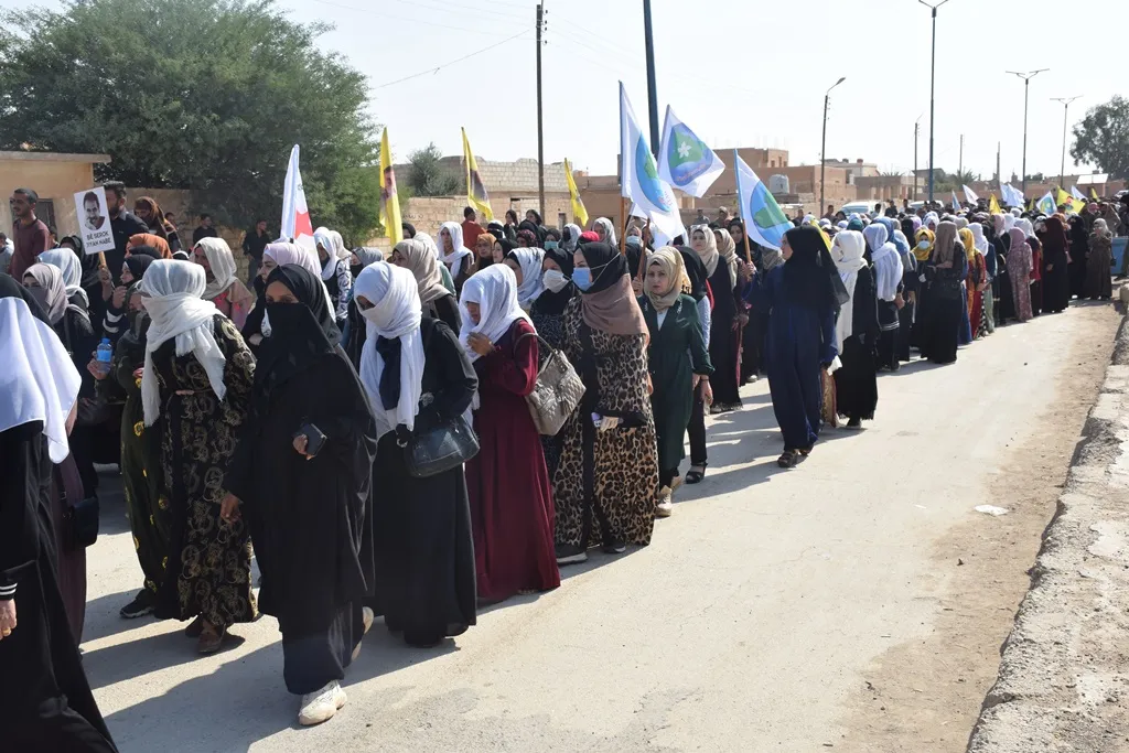 Xelkê başûrê Hesekê û Yekitiya Jinên Êzidî jî tev li pêngavê bûn