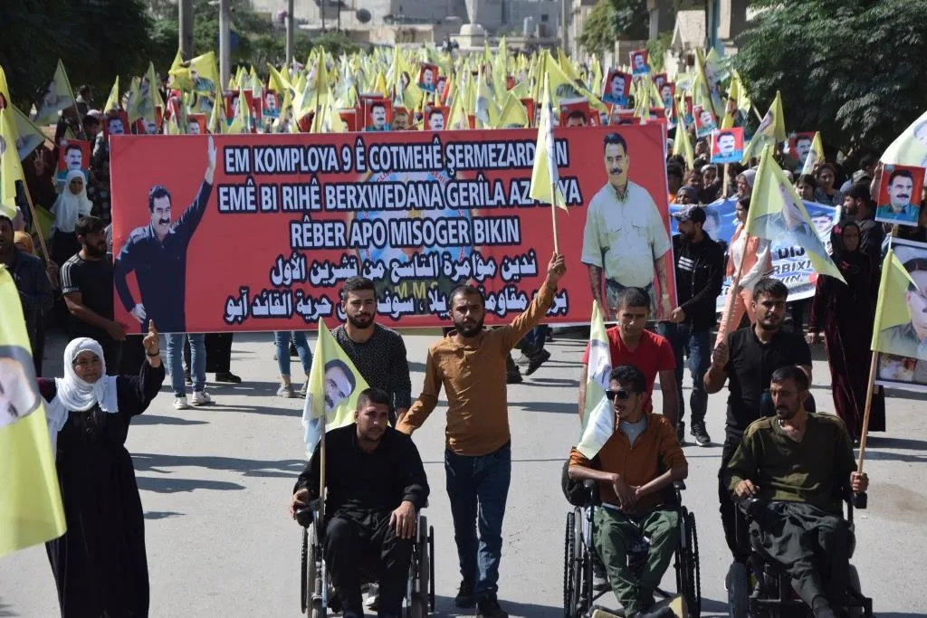 ​​​​​​​Li Minbic û Kobanê meşên li dijî komployê