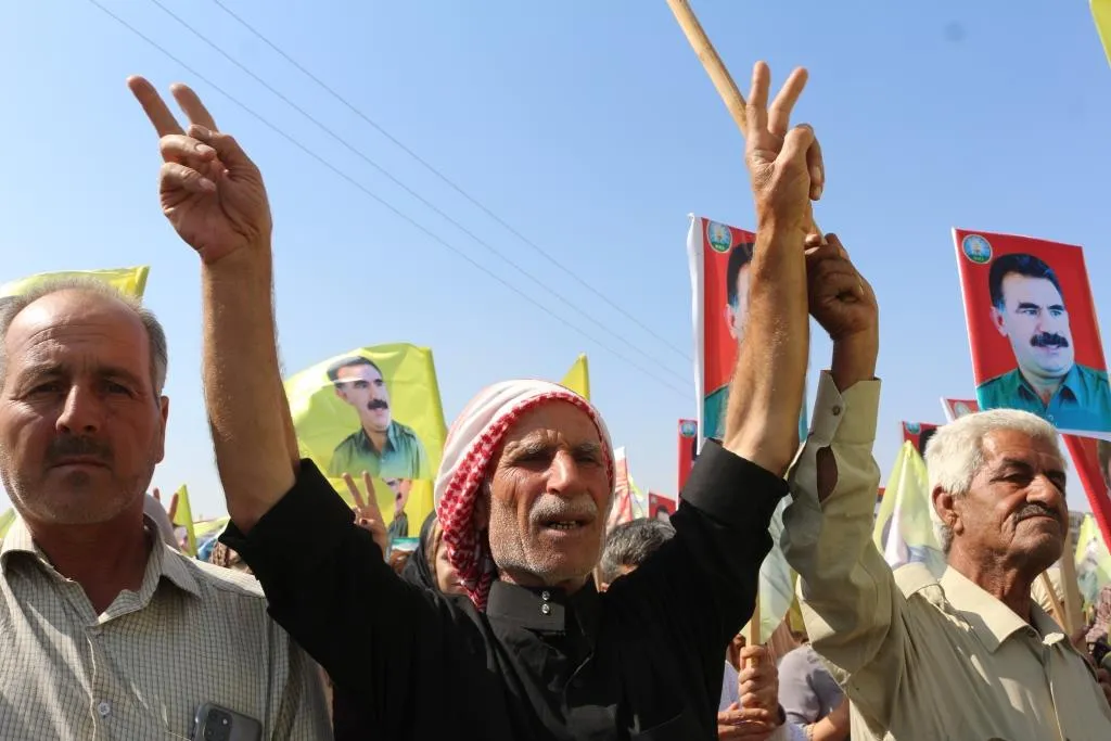 ​​​​​​​Li Minbic û Kobanê meşên li dijî komployê