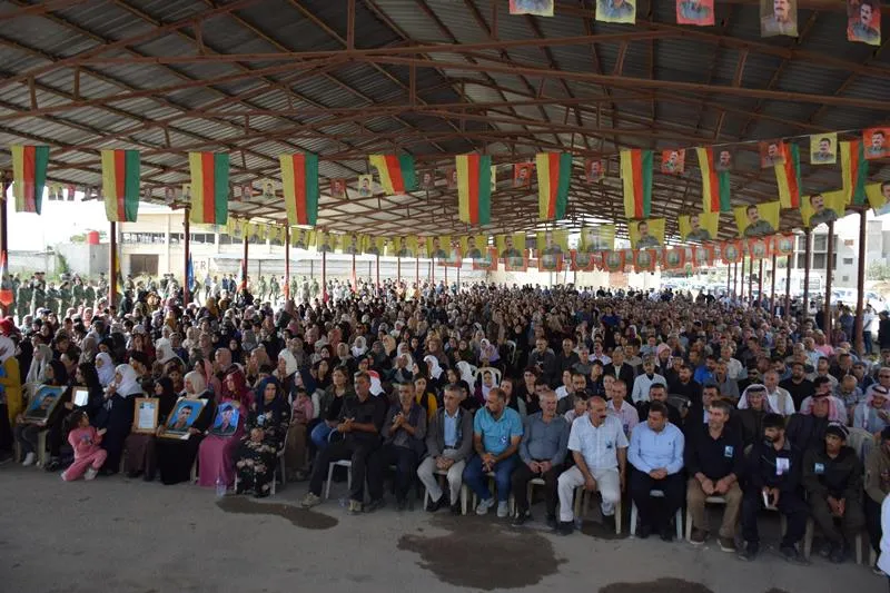 Bi deh hezaran kesî êşa malbatên şehîdan parve kir