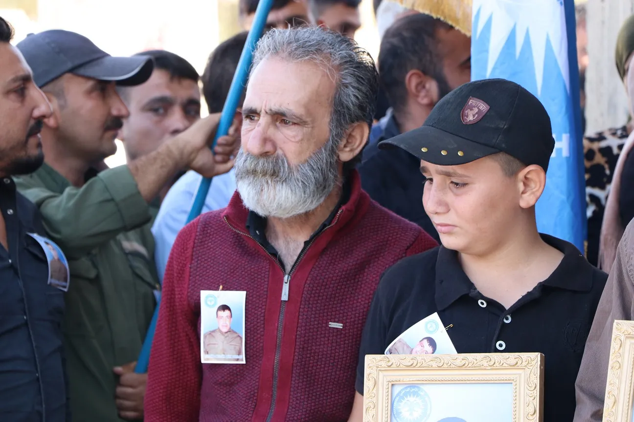 ​​​​​​​Cenazeyên 2 şehîdan bi merasîmekê hatin veşartin