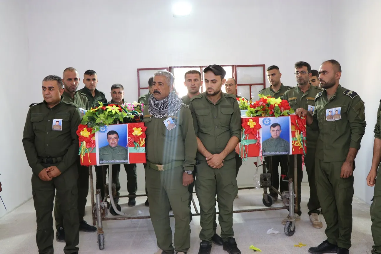 ​​​​​​​Cenazeyên 2 şehîdan bi merasîmekê hatin veşartin
