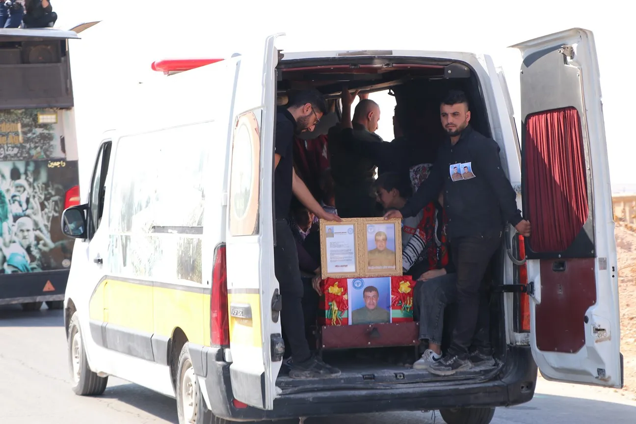 ​​​​​​​Cenazeyên 2 şehîdan bi merasîmekê hatin veşartin