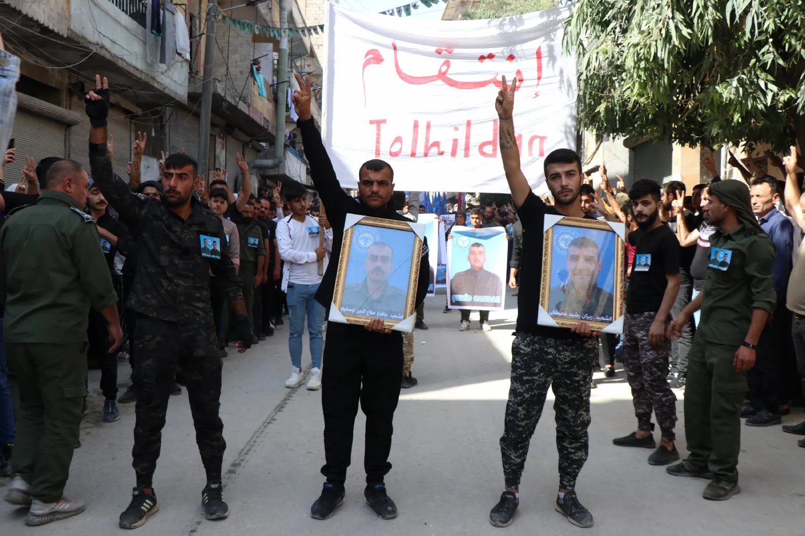 ​​​​​​​Şehîd Rêzan Mistefa û şehîd Candar Oskîlo hatin oxirkirin