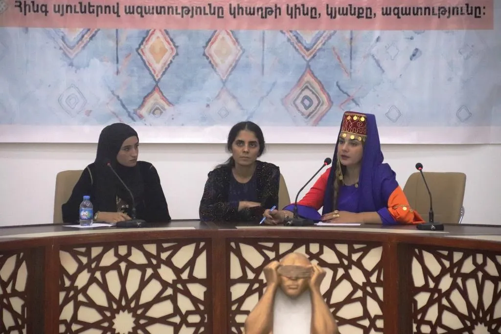 `Ji bo berdewamiya şoreşê divê jin xwe bi rêxistin bike û tê bikoşe`