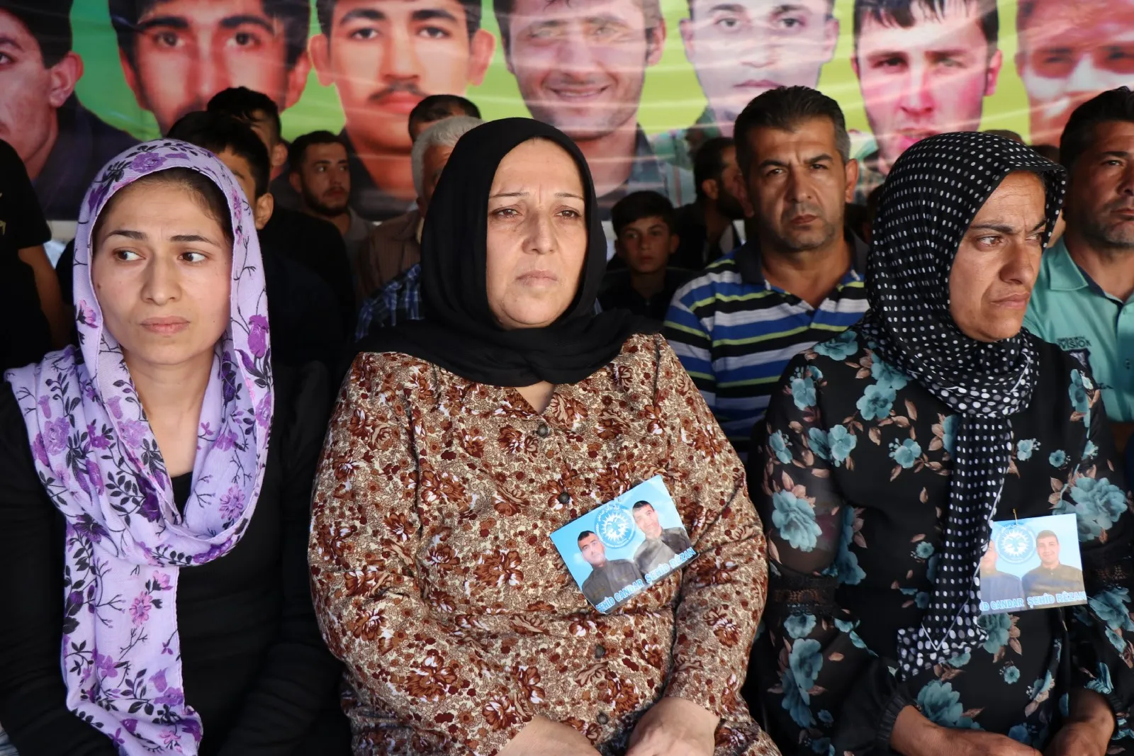 Sersaxî ji malbatên şehîd Candar û şehîd Rêzan re xwestin