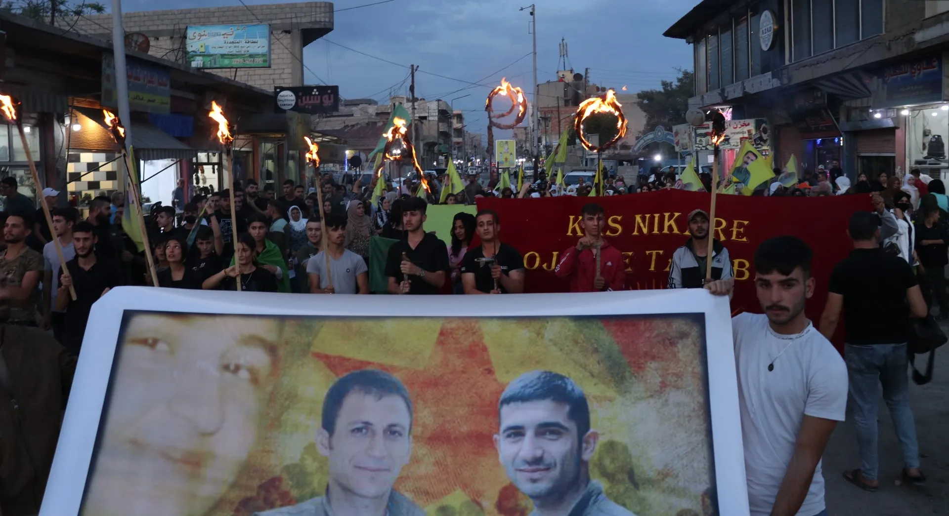 Li Qamişloyê meşa li dijî komploya navneteweyî