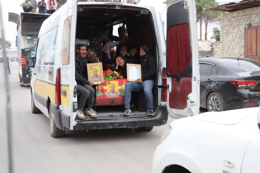 Cenazeyê şehîd Bahoz Heleb li Şehbayê bi girseyî hat pêşwazîkirin