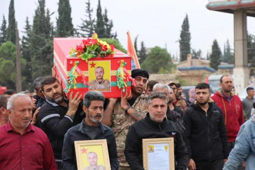 Cenazeyê şehîd Bahoz Heleb li Şehbayê bi girseyî hat pêşwazîkirin