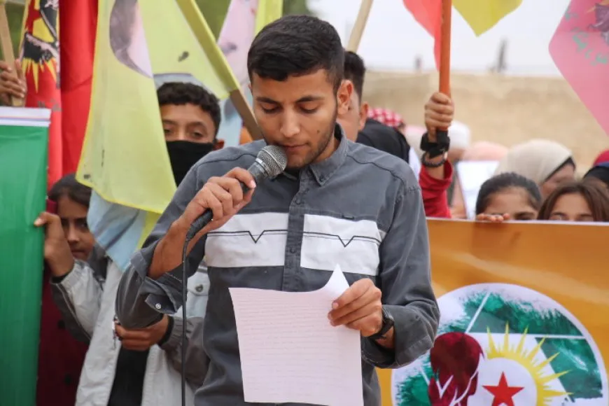 Bi pêşengiya ciwanan ji bo azadiya Rêber Abdullah Ocalan meşiyan