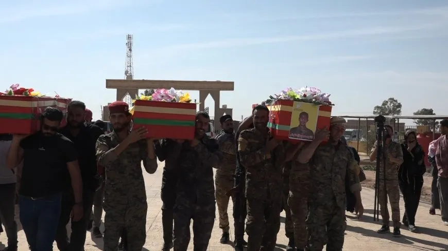 Cenazeyên 3 şehîdên QSD'ê li Dêrazorê hatin oxirkirin