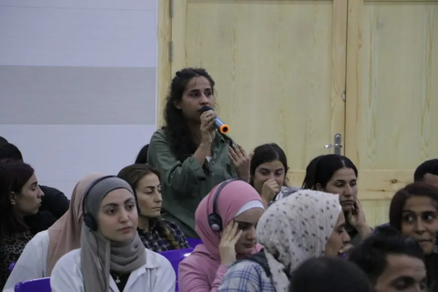 `Bi rêbazên sosyolojiya azadiyê em ê pirsgirêkên ciwanan çareser bikin`