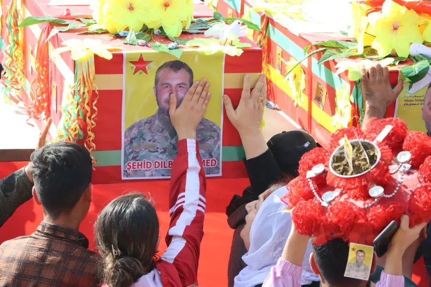 Di merasîma 2 şehîdan de peyamên yekitiyê