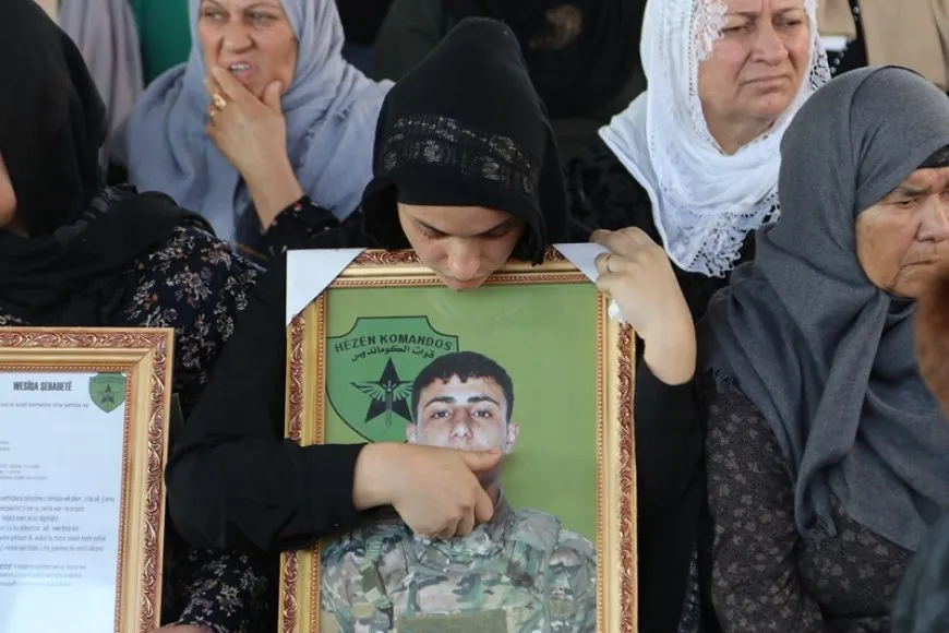 Şêniyên Qamişlo serdana konê taziyê yê şehîdên Dêrikê kir