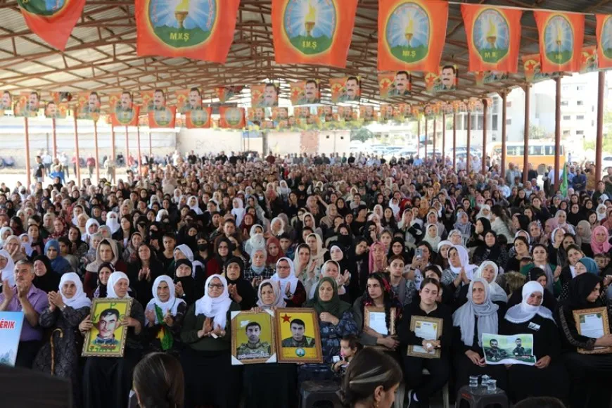 Şêniyên Qamişlo serdana konê taziyê yê şehîdên Dêrikê kir
