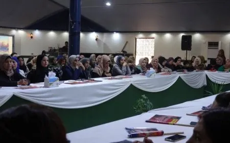 Di komxebata jinan de ‘çand û exlaq’ û ‘biratiya gelan’ hatin nîqaşkirin