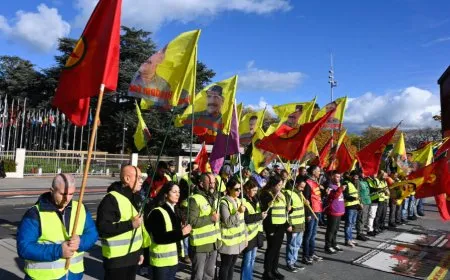Kurdistanî ji bo azadiya Abdullah Ocalan li ber avahiya NY’ê civiyan