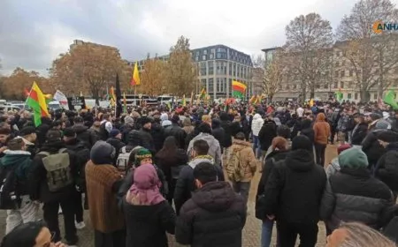 Li Ewropayê bi hezaran kes xwedî li PKK`ê derdikevin