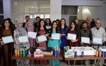 Li Akademiya Perwerde û Lêkolînên Stratejîk dewreya yekemîn bi dawî bû