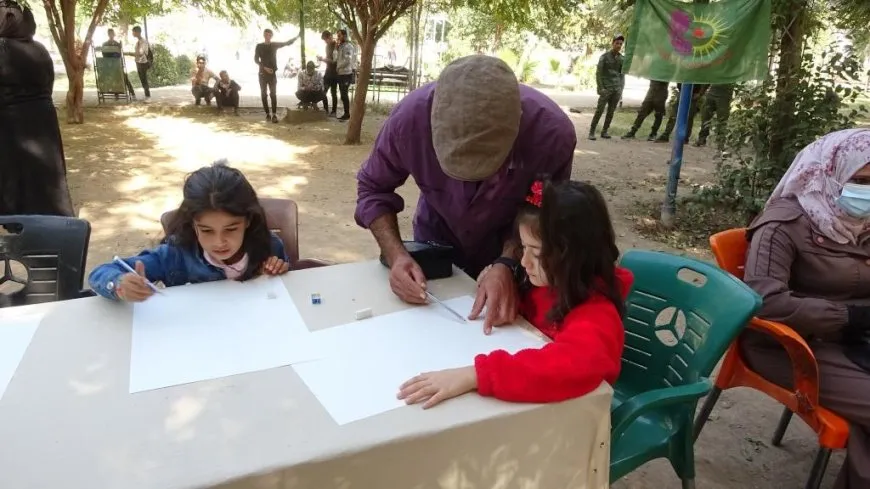 Li Reqayê pêşbirka hunerî ya jinên ciwan