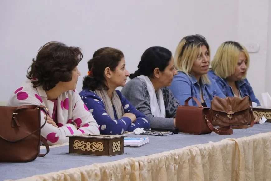 Jinan bandorên şer û koçberiyê vegotin