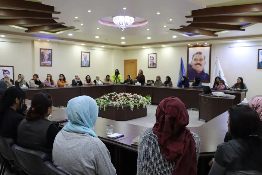 Felsefeya Jin, Jiyan, Azadî; mijara komxebata jinan bû
