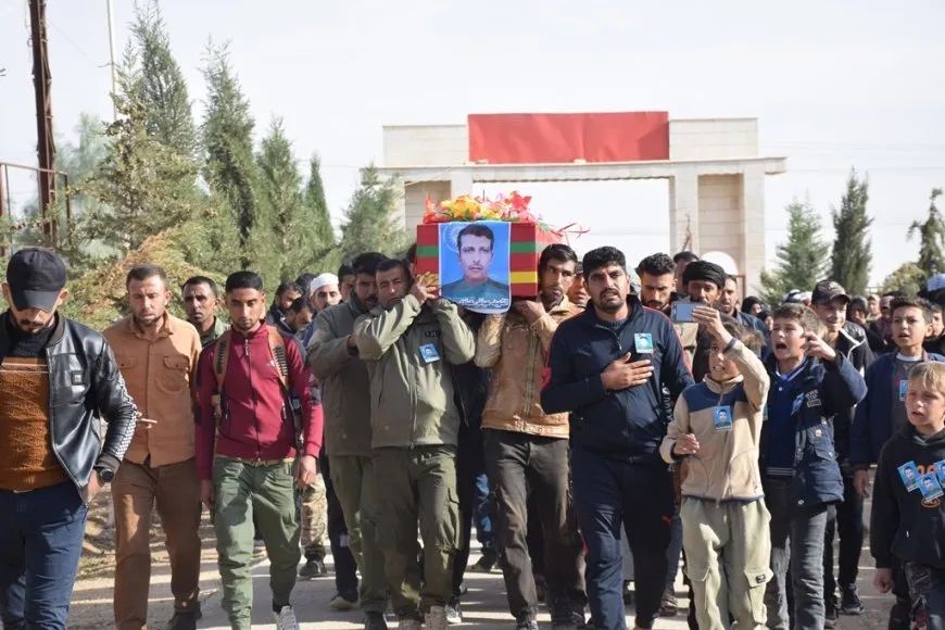 Şêniyên Şedadê cenazeyê şehîd Eyad Ibadî El Hisên oxir kir