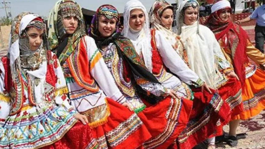 Dewleta Îranê ji ber lixwekirina cil û bergên kurdî gef li hunermendan xwarin