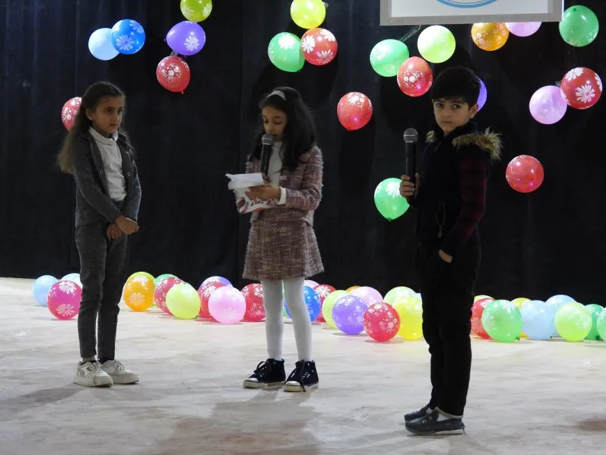 Bi boneya Roja Zarokan a Cîhanê şahiyek li Tebqayê hate lidarxistin