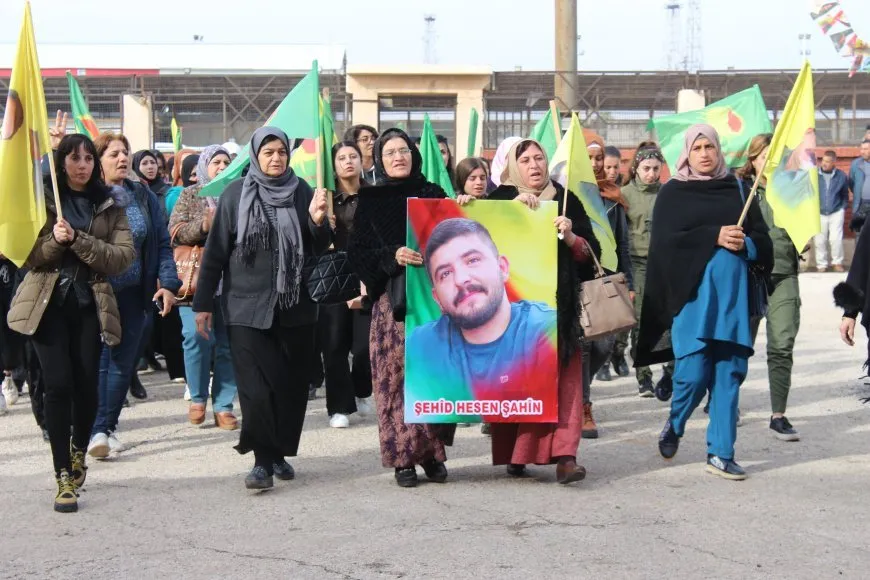 Ji bo şehîd Hesen Şahîn merasîma sersaxiyê