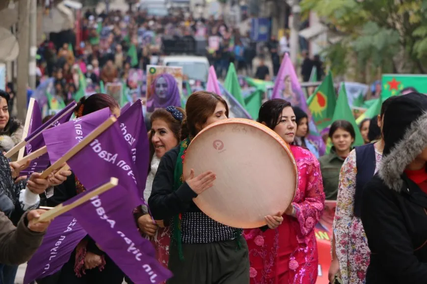 ′Pêkanîna azadiya jinan erka her kesî ye′