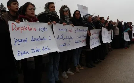 Şêniyên Şehbayê dorpêça hikumeta Şamê şermezar kir