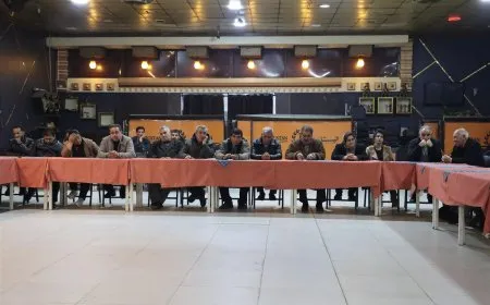 ′Felsefeya neteweya demokratîk bingeha yekitiya gelan e′
