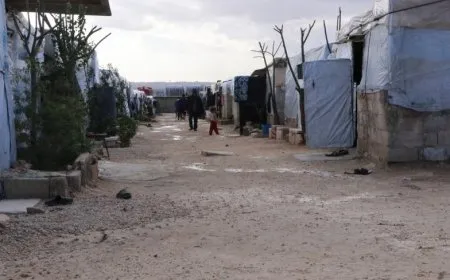 ‘Gel bi berxwedanê li dijî dorpêçê jiyanê didomîne’