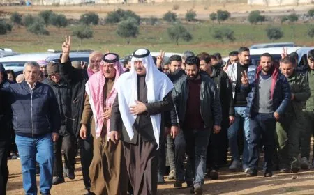 Xelkê Minbicê sersaxî da malbata şehîd Azad Serb