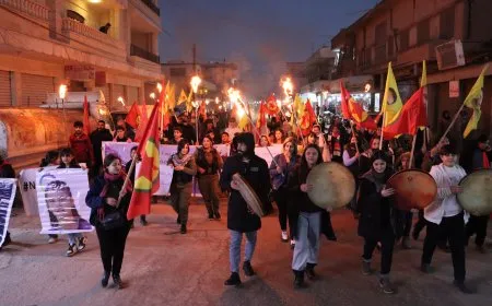 Ciwanên Amûdê bi meşeke meşaleyê êrişên dagirkeriyê şermezar kirin ‎