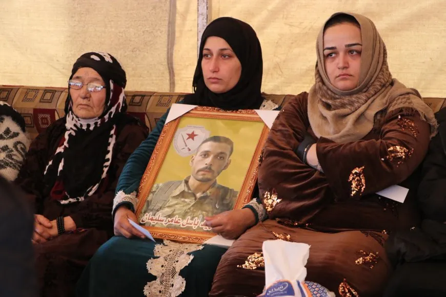 Xelkê Hesekê sersaxî da malbatên şehîd Amir Silêman û Emar El Hewan