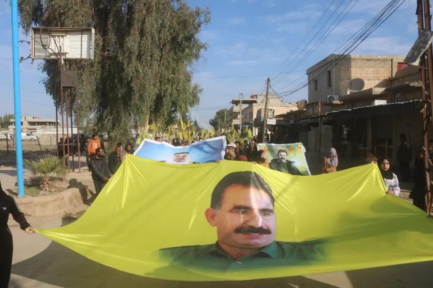 Gel ji bo wergirtina agahiyan ji Rêber Abdullah Ocalan li qadan e