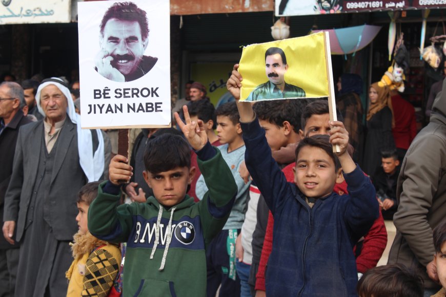 Gel ji bo wergirtina agahiyan ji Rêber Abdullah Ocalan li qadan e