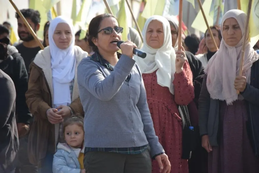 Gel ji bo wergirtina agahiyan ji Rêber Abdullah Ocalan li qadan e