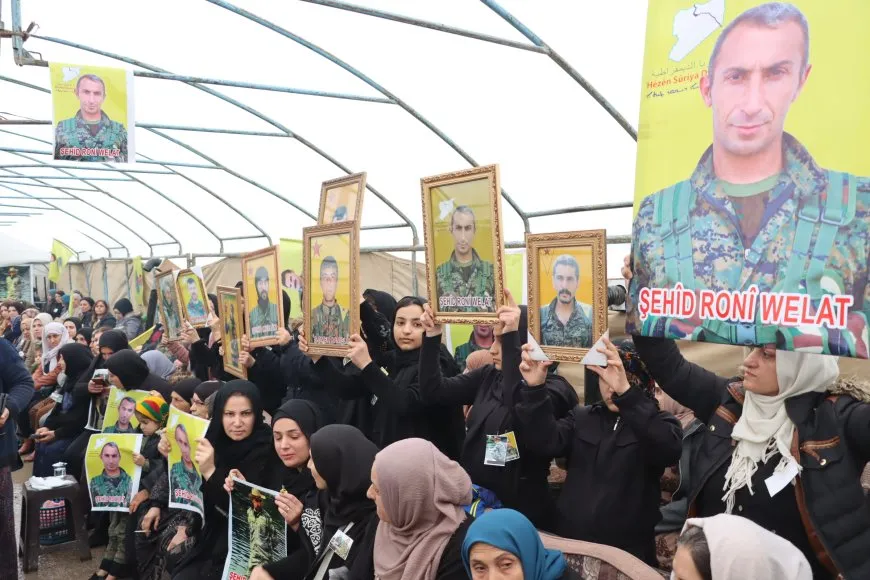 Di merasîmê sersaxiyê yê şehîd Ronî Welat de soza tolhildanê