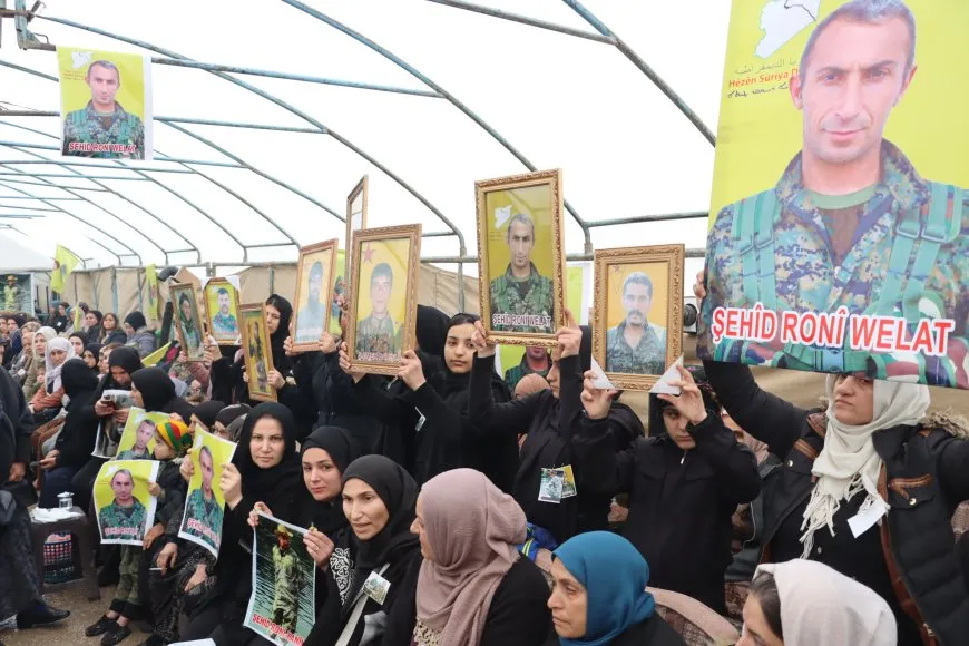 Di merasîmê sersaxiyê yê şehîd Ronî Welat de soza tolhildanê