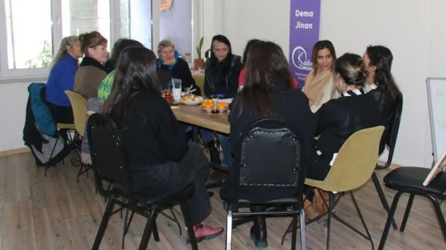 Delegesyona Jinan a Navneteweyî  serdana Komeleya Dema Jinan kirin