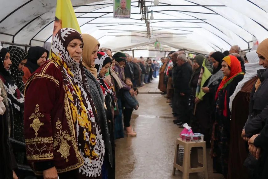 Şêniyên Qamişloyê sersaxî ji malbata şehîd Ebdulqadir Îbrahîm re xwest