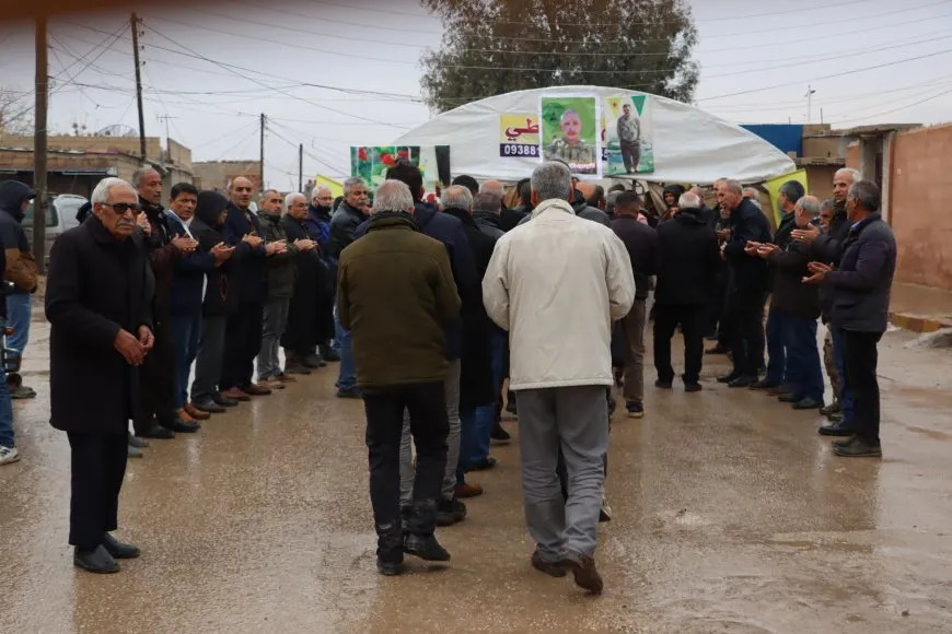 Şêniyên Qamişloyê sersaxî ji malbata şehîd Ebdulqadir Îbrahîm re xwest