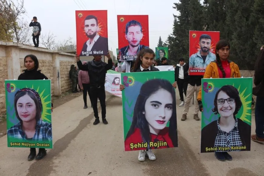 Şehîdên ciwanên şoreşger bi meşekê hatin bibîranîn